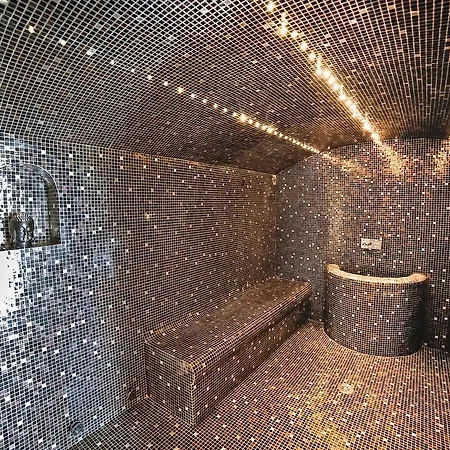 La Dolce Vita Hotel